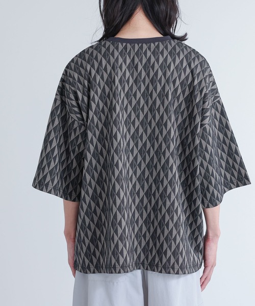 MDR(エムディアール)の「ジオメトリック柄ニットソー半袖Tシャツ(Tシャツ/カットソー・メンズ・ブラック/ベージュ・M/L)」の17枚目の写真