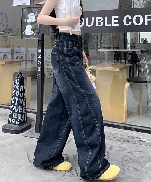 shopnikoniko(ショップニコニコ)の「バレルレッグ デニム パンツ ジーンズ ワイド バックロゴ 刺繍 カーブデニム(デニムパンツ・レディース・ブルー・フリー)」の6枚目の写真