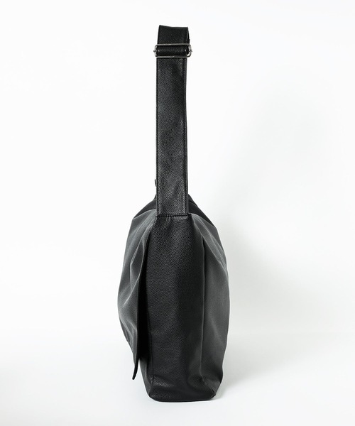 LOWRYS FARM（ローリーズファーム）の「【LFM(U)】FLAP SHOULDERBAG　 586726（ショルダーバッグ・メンズ・ブラック・FREE）」の5枚目の写真