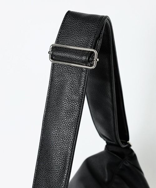 LOWRYS FARM（ローリーズファーム）の「【LFM(U)】FLAP SHOULDERBAG　 586726（ショルダーバッグ・メンズ・ブラック・FREE）」の7枚目の写真