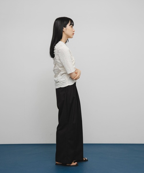 KBF（ケイビーエフ）の「シャーリングホックトップス（Tシャツ/カットソー・レディース・ブラック/アイボリー・ONE）」の17枚目の写真