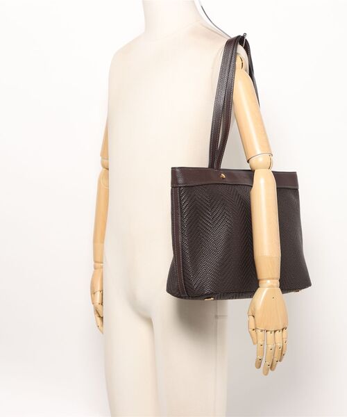 FOSSIL(フォッシル)の「フォッシル トートバッグ レディース PVC/PU ブラウン A4収納可 ZB11152202(トートバッグ・レディース・ブラウン・FREE)」の10枚目の写真