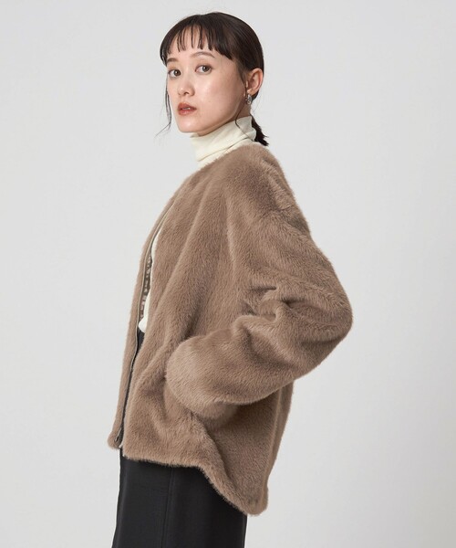 green label relaxing（グリーンレーベルリラクシング）の「フェイクファー ノーカラー コート（その他アウター・レディース・ダークブラウン/ベージュ・FREE）」の4枚目の写真