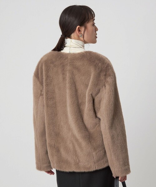 green label relaxing（グリーンレーベルリラクシング）の「フェイクファー ノーカラー コート（その他アウター・レディース・ダークブラウン/ベージュ・FREE）」の5枚目の写真