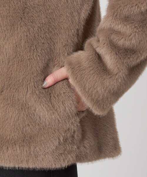 green label relaxing（グリーンレーベルリラクシング）の「フェイクファー ノーカラー コート（その他アウター・レディース・ダークブラウン/ベージュ・FREE）」の17枚目の写真
