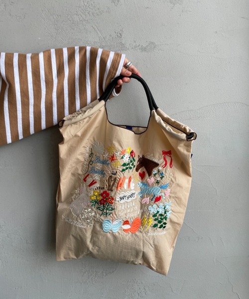 Ball&Chain（ボールアンドチェーン）の「【WEB限定】[BALL&CHAIN/ボールアンドチェーン] SEKINE GARDEN M 刺繍デザイン ナイロントートバッグ（トートバッグ・レディース・ライトベージュ/ブラック・M）」の7枚目の写真