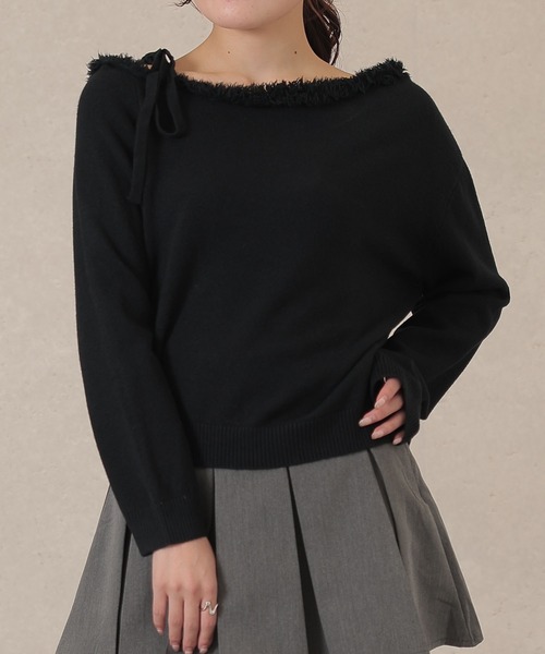 Lace Ladies(レースレディース)の「ワンショルダー フリンジ オフショル ニット プルオーバー(ニット/セーター・レディース・ブラック/アイボリー/ベージュ・FREE)」の2枚目の写真