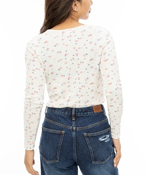 BILLABONG(ビラボン)の「【BILLABONG/ビラボン】24AW REESE THERMAL/フラワー柄ショート丈サーマルトップス(その他トップス・レディース・ホワイト・SMALL/MEDIUM)」の3枚目の写真