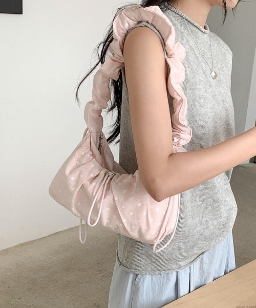 gossip!ロサンゼルス(ゴシップロサンゼルス)の「アウトポケットくしゅくしゅドットショルダーバッグ Y2K(ショルダーバッグ・レディース・ブラック/ホワイト/ピンク・FREE)」の3枚目の写真