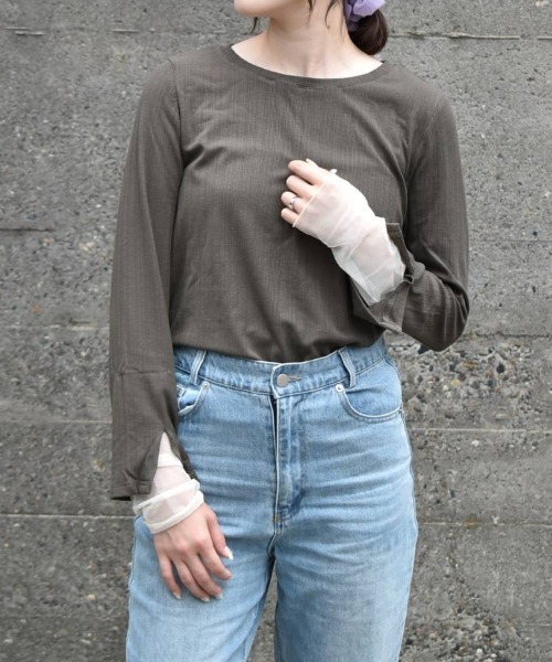 Bleu Bleuet(ブルーブルーエ)の「【ZOZO限定】袖スリットチュールカットトップス(Tシャツ/カットソー・レディース・ピンク/アイボリー/チャコールグレー・FREE)」の3枚目の写真