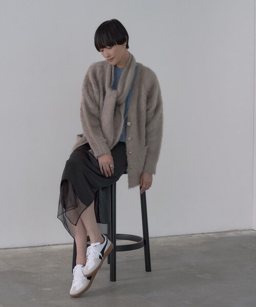 GALLEST（ギャレスト）の「オーバーサイズVネックカーディガン（カーディガン/ボレロ・レディース・オフホワイト/ブラック/ナチュラル・38）」の15枚目の写真