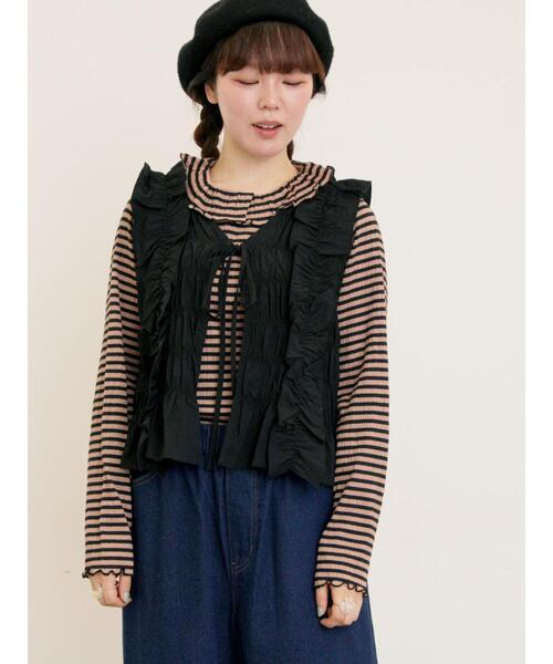 Samansa Mos2(サマンサ モスモス)の「シャーリングフリルベスト(ベスト・レディース・カーキ/ブラック/キナリ・F)」の4枚目の写真