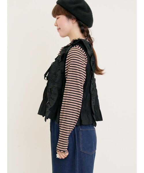 Samansa Mos2(サマンサ モスモス)の「シャーリングフリルベスト(ベスト・レディース・カーキ/ブラック/キナリ・F)」の15枚目の写真