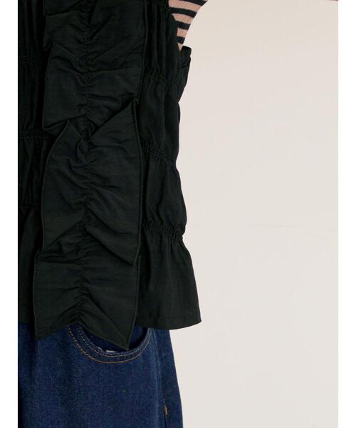 Samansa Mos2(サマンサ モスモス)の「シャーリングフリルベスト(ベスト・レディース・カーキ/ブラック/キナリ・F)」の19枚目の写真