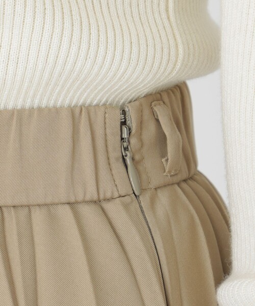 BLUE LABEL CRESTBRIDGE（ブルーレーベルクレストブリッジ）の「チノライクプリーツスカート（スカート・レディース・ダークネイビー/ベージュ・38/36）」の15枚目の写真