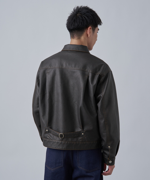 B.C STOCK(ベーセーストック)の「フェード加工 フェイクレザー トラッカージャケット(ライダースジャケット・メンズ・ブラウン/ブラック・LARGE/MEDIUM)」の7枚目の写真