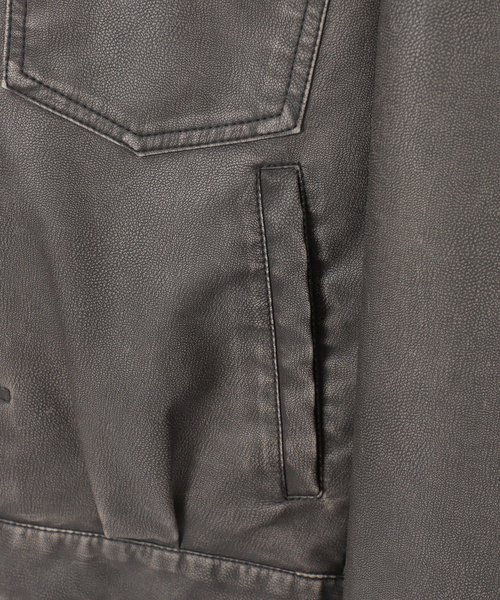 B.C STOCK(ベーセーストック)の「フェード加工 フェイクレザー トラッカージャケット(ライダースジャケット・メンズ・ブラウン/ブラック・LARGE/MEDIUM)」の11枚目の写真