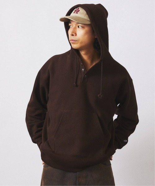 CHAMPION*relume エルボーパッチヘンリーネックパーカー CHAMPION / チャンピオン 別注 R/W エルボーパッチ ヘンリーネック