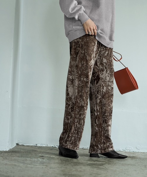 STYLE DELI(スタイルデリ)の「クラッシュベロアリラックスパンツ(その他パンツ・レディース・ダークブラウン/キャメル・01/02)」の14枚目の写真
