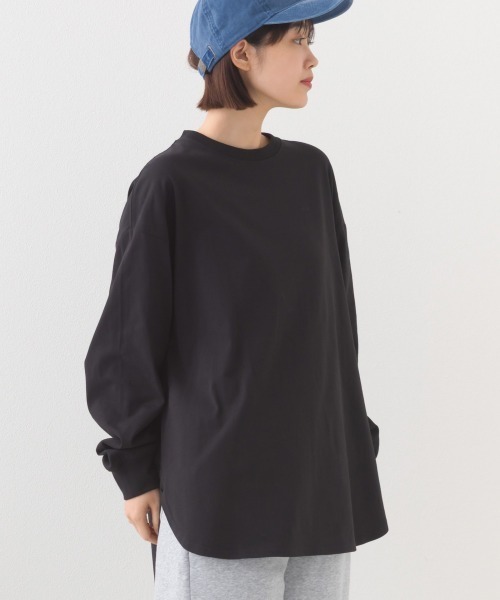 OMNES(オムネス)の「ラウンドヘムサイドスリット プルオーバー ロングスリーブ Tシャツ(Tシャツ/カットソー・レディース・ブルー/ブラック/ホワイト/ダークグレー・FREE)」の4枚目の写真