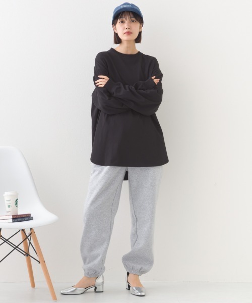 OMNES(オムネス)の「ラウンドヘムサイドスリット プルオーバー ロングスリーブ Tシャツ(Tシャツ/カットソー・レディース・ブルー/ブラック/ホワイト/ダークグレー・FREE)」の13枚目の写真