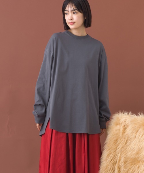 OMNES(オムネス)の「ラウンドヘムサイドスリット プルオーバー ロングスリーブ Tシャツ(Tシャツ/カットソー・レディース・ブルー/ブラック/ホワイト/ダークグレー・FREE)」の15枚目の写真