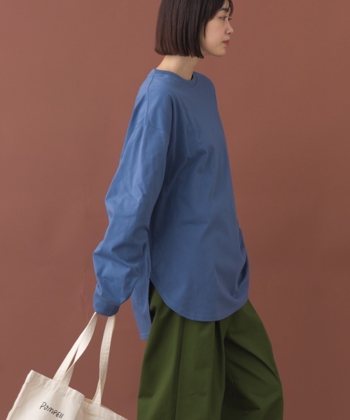 OMNES(オムネス)の「ラウンドヘムサイドスリット プルオーバー ロングスリーブ Tシャツ(Tシャツ/カットソー・レディース・ブルー/ブラック/ホワイト/ダークグレー・FREE)」の21枚目の写真