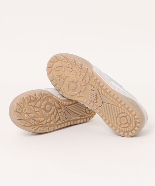 NIKE（ナイキ）の「《NIKE》Terra Manta Suede（スニーカー・レディース・ブラック×ホワイト/ベージュ系その他/ホワイト系その他・22.5cm/23.0cm/23.5cm/24.0cm/24.5cm/25.0cm）」の5枚目の写真