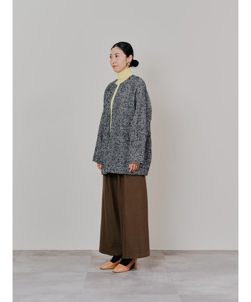 TEVALT（ヴァレット）の「バックタックヘリンボーンツィードコーディガン（カーディガン/ボレロ・レディース・オフホワイト/ブルー/チャコール・38）」の20枚目の写真