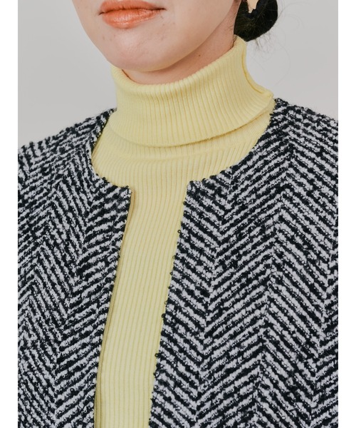 TEVALT（ヴァレット）の「バックタックヘリンボーンツィードコーディガン（カーディガン/ボレロ・レディース・オフホワイト/ブルー/チャコール・38）」の14枚目の写真