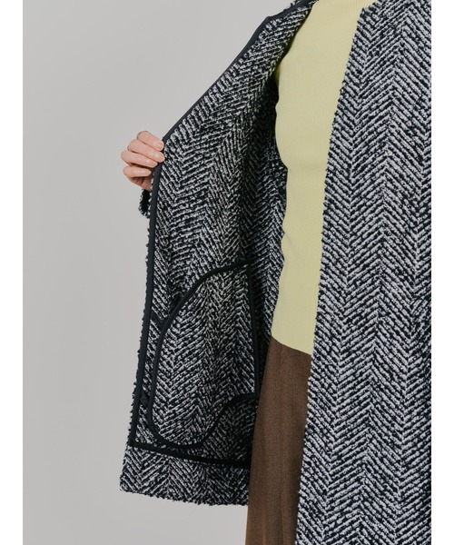TEVALT（ヴァレット）の「バックタックヘリンボーンツィードコーディガン（カーディガン/ボレロ・レディース・オフホワイト/ブルー/チャコール・38）」の15枚目の写真