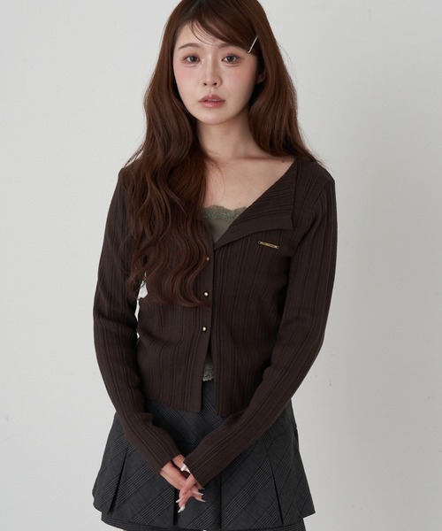 RAY CASSIN(レイカズン)の「レースレイヤードリブ前あきニット(ニット/セーター・レディース・ブラウン/ブラック/ライトベージュ/チャコールグレー・FREE)」の1枚目の写真