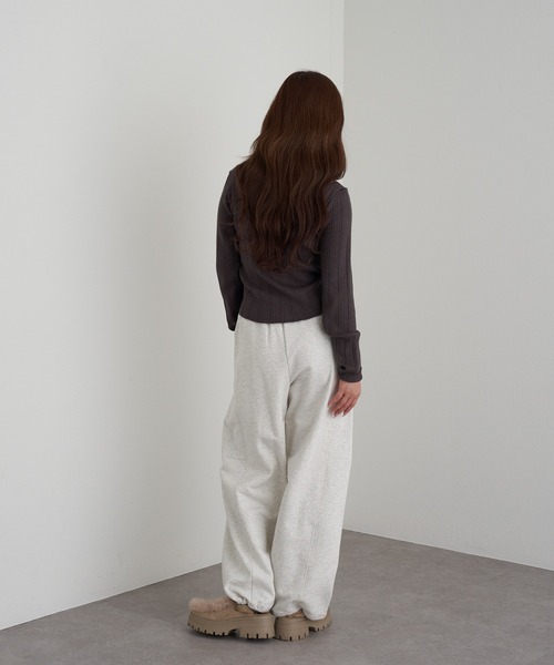 RAY CASSIN(レイカズン)の「レースレイヤードリブ前あきニット(ニット/セーター・レディース・ブラウン/ブラック/ライトベージュ/チャコールグレー・FREE)」の22枚目の写真