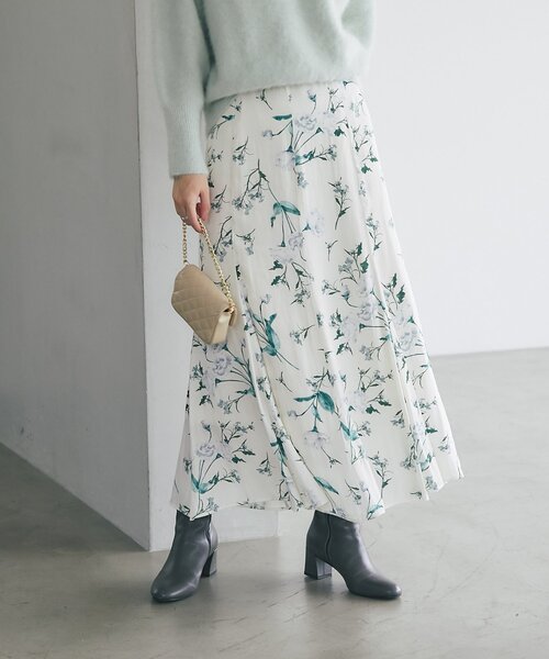 La boutique BonBon(ラブティックボンボン)の「【春まで使える!・3サイズ展開あり】ミストガーデンマーメイドスカート(スカート・レディース・ネイビー/ピンク/オフホワイト・38/36/34)」の4枚目の写真