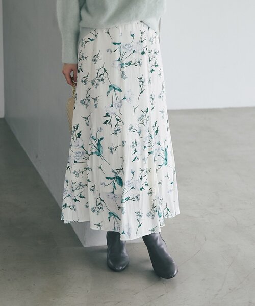 La boutique BonBon(ラブティックボンボン)の「【春まで使える!・3サイズ展開あり】ミストガーデンマーメイドスカート(スカート・レディース・ネイビー/ピンク/オフホワイト・38/36/34)」の5枚目の写真