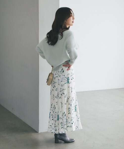 La boutique BonBon(ラブティックボンボン)の「【春まで使える!・3サイズ展開あり】ミストガーデンマーメイドスカート(スカート・レディース・ネイビー/ピンク/オフホワイト・38/36/34)」の10枚目の写真