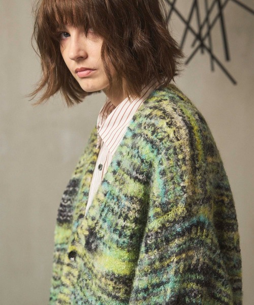MAISON SPECIAL(メゾンスペシャル)の「《UNISEX》Italian Imported Yarn Prime-Over V-neck cardigan/イタリアンインポートヤーンプライムオーバーVネックカーディガン【MAISON SPECIAL/メゾンスペシャル】(カーディガン/ボレロ・メンズ・グリーン/オレンジ/ブルー・1/2)」の11枚目の写真