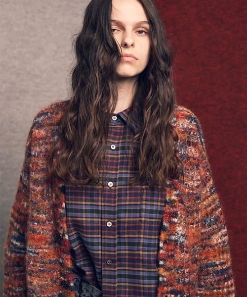 MAISON SPECIAL(メゾンスペシャル)の「《UNISEX》Italian Imported Yarn Prime-Over V-neck cardigan/イタリアンインポートヤーンプライムオーバーVネックカーディガン【MAISON SPECIAL/メゾンスペシャル】(カーディガン/ボレロ・メンズ・グリーン/オレンジ/ブルー・1/2)」の15枚目の写真