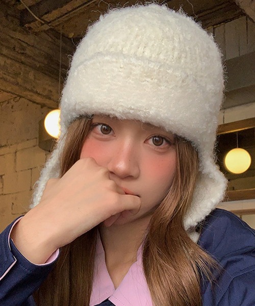 DAY CLOSET（デイ クローゼット）の「【耳まで暖かい/保温性・通気性あり】ループニット耳あて付きトルーパーハット レディース（ニットキャップ/ビーニー・レディース・ブラウン/ホワイト/ブルーグレー/ブラック/モカ・ONE SIZE）」の2枚目の写真