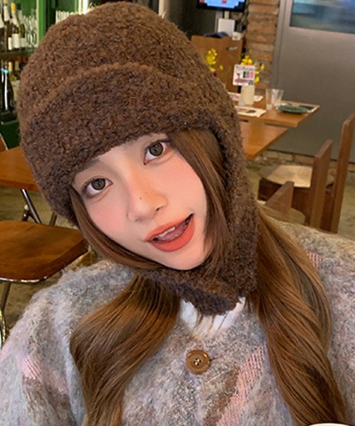 DAY CLOSET（デイ クローゼット）の「【耳まで暖かい/保温性・通気性あり】ループニット耳あて付きトルーパーハット レディース（ニットキャップ/ビーニー・レディース・ブラウン/ホワイト/ブルーグレー/ブラック/モカ・ONE SIZE）」の13枚目の写真