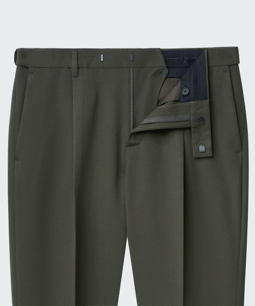 MUSINSA STANDARD（ムシンサスタンダード）の「ワイドヒドゥンバンディングスラックス[ダスティカーキ]（スラックス・メンズ・その他・28/29/32/30/31/33/26/27/40/38/42/36/34）」の5枚目の写真