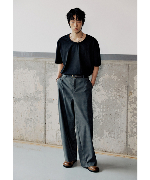 Striped Half-Banded Wide Curved Slacks - Gray