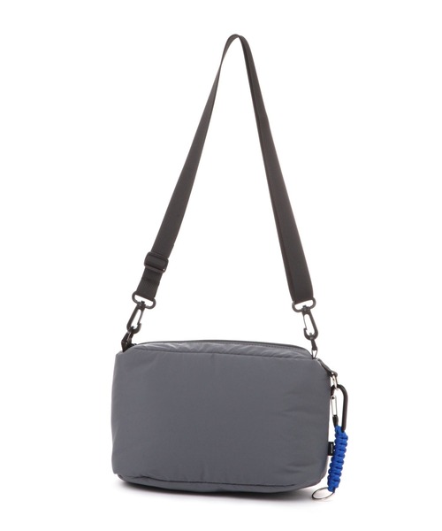 BAYFLOW（ベイフロー）の「チャーム中綿ミニショルダーバッグ（ショルダーバッグ・メンズ・ブラック/ブラウン/グレー・FREE）」の4枚目の写真