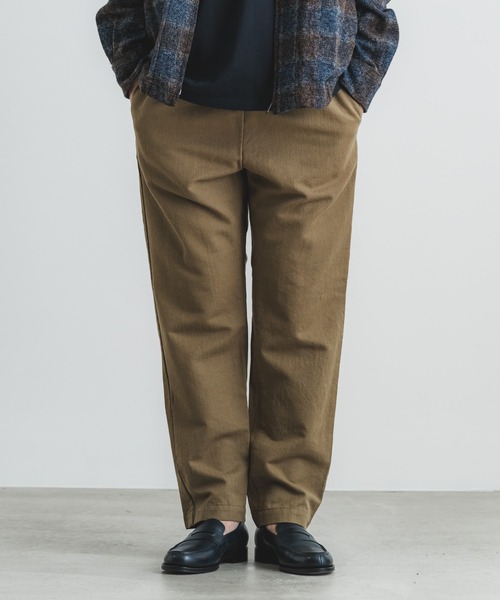 quadro（クオドロ）の「コットンウールヘリンボンイージーパンツ（その他パンツ・メンズ・オリーブ/ベージュ/ネイビー・MEDIUM）」の2枚目の写真