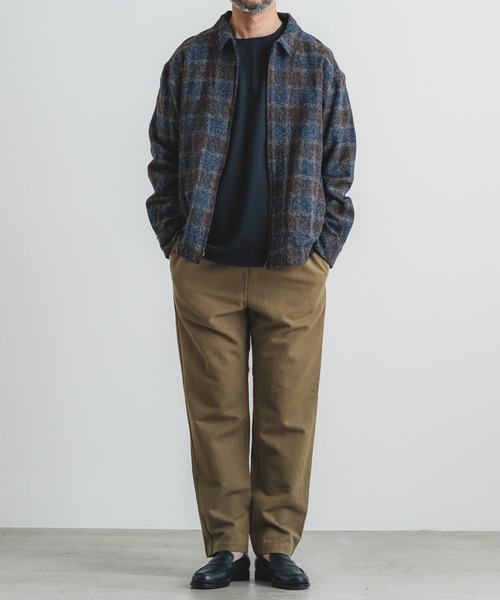 quadro（クオドロ）の「コットンウールヘリンボンイージーパンツ（その他パンツ・メンズ・オリーブ/ベージュ/ネイビー・MEDIUM）」の22枚目の写真