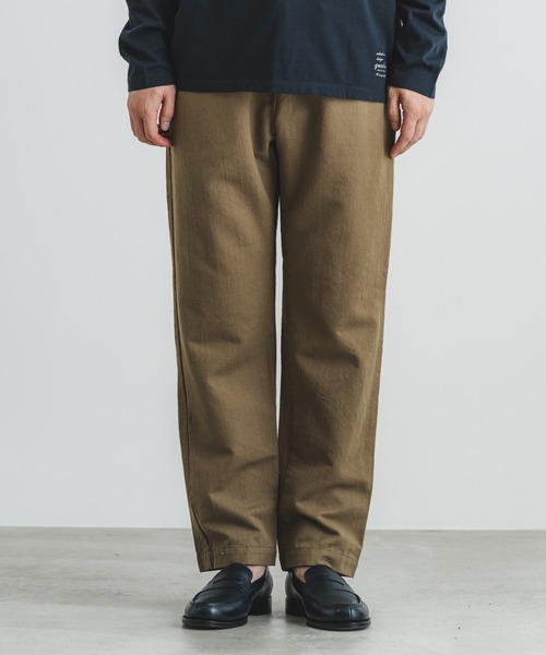 quadro（クオドロ）の「コットンウールヘリンボンイージーパンツ（その他パンツ・メンズ・オリーブ/ベージュ/ネイビー・MEDIUM）」の15枚目の写真