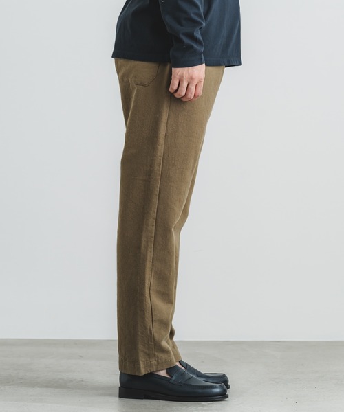 quadro（クオドロ）の「コットンウールヘリンボンイージーパンツ（その他パンツ・メンズ・オリーブ/ベージュ/ネイビー・MEDIUM）」の14枚目の写真