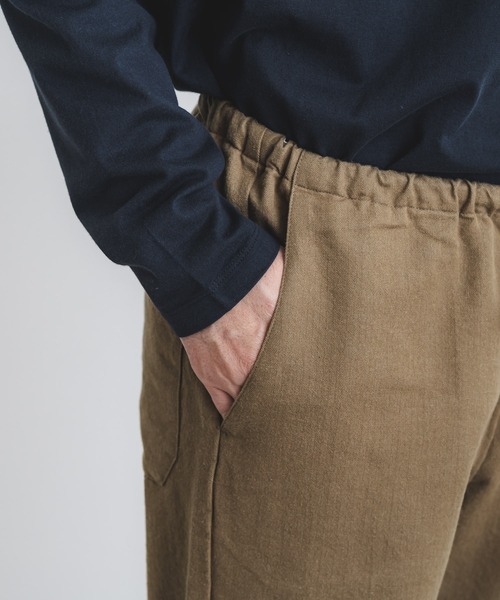 quadro（クオドロ）の「コットンウールヘリンボンイージーパンツ（その他パンツ・メンズ・オリーブ/ベージュ/ネイビー・MEDIUM）」の20枚目の写真