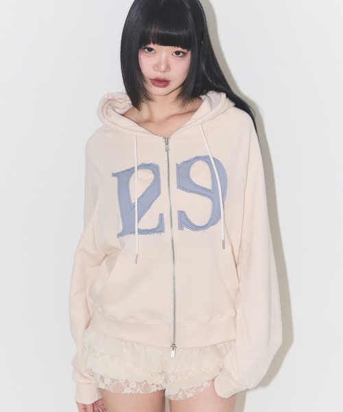 ILLIGO（イリゴ）の「129 ロゴパッチフードジップアップクリーム（パーカー・レディース・その他・SMALL/MEDIUM/LARGE）」の14枚目の写真