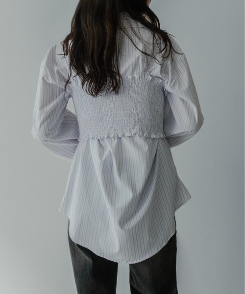 on:nue（オンニュ）の「【on:nue】[着用動画あり！/3way仕様] シャツ×ビスチェ レイヤードストライプシャツ（シャツ/ブラウス・レディース・ブルー/ホワイト・FREE）」の13枚目の写真